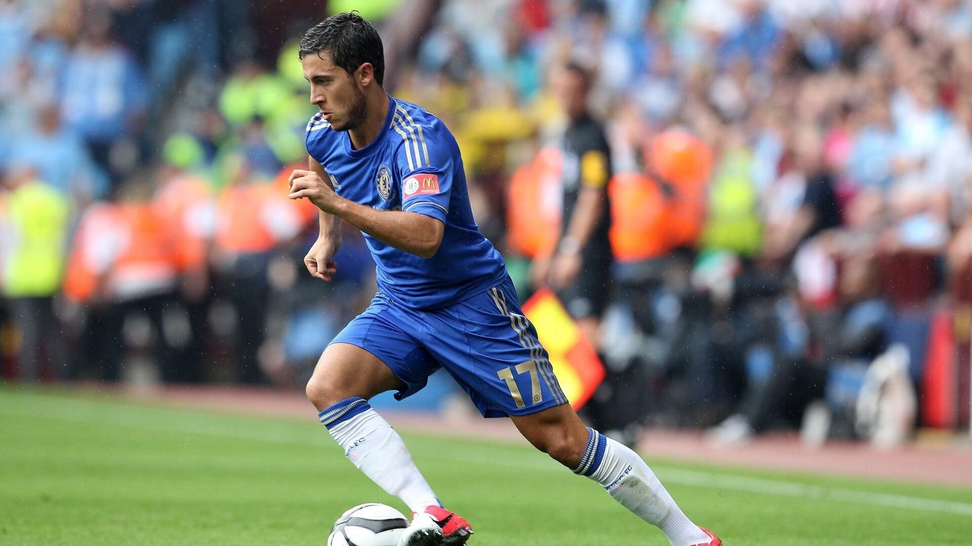 凯恩连续十二场比赛得分超过最后时刻胜出，阿森纳不断突破！引发球迷热议